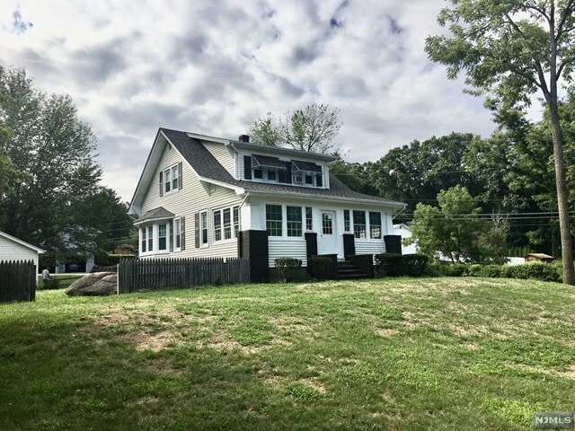 Primary Photo - 75 Walnut St