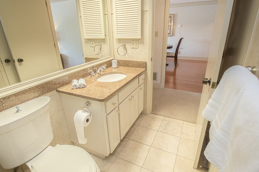 Building Photo - 29200 Bay Hollow Dr