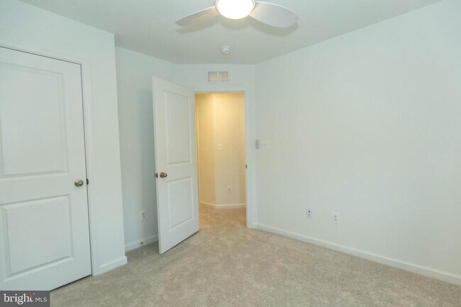 Building Photo - 767 Lord Fairfax St