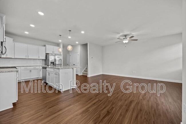 Building Photo - 63 Village Edge Dr