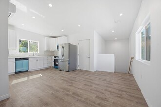 Building Photo - Brand new!