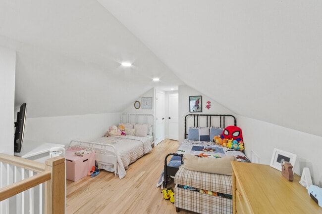 Building Photo - 17-11 Berdan Ave