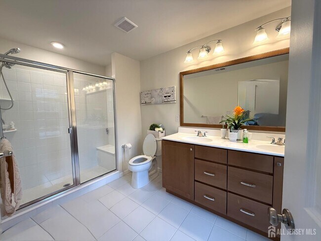 Building Photo - 21 Wisteria Ct