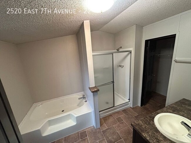 Building Photo - 2520 E 7th Ave