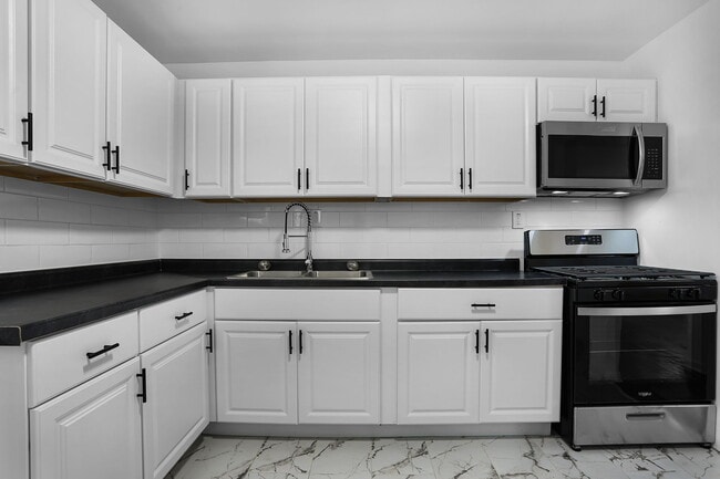 Building Photo - 1050 Ozment Dr