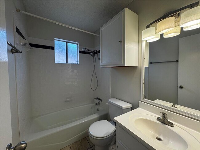 Building Photo - 908 Speer Ln