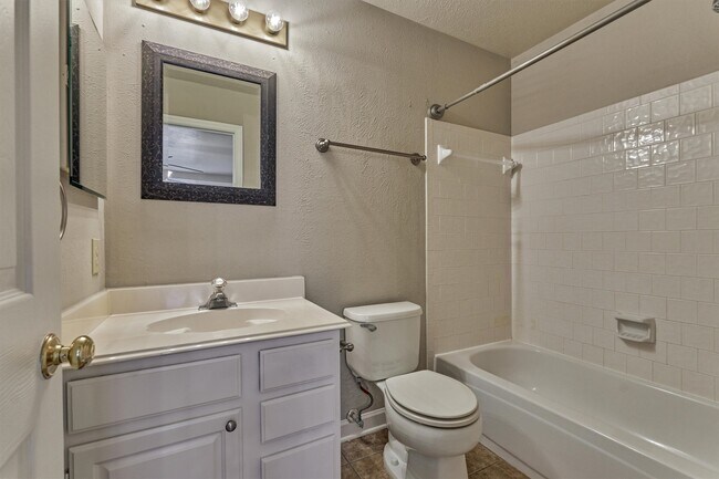 Building Photo - 15 W Stony End Pl