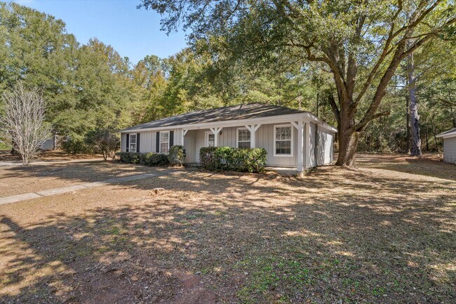 Building Photo - 165 Montclair Loop