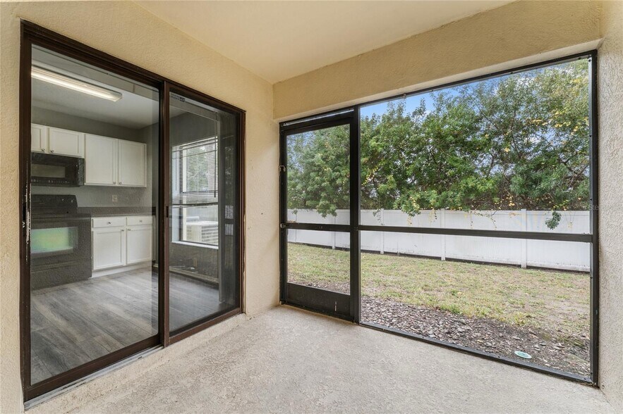 Building Photo - 2661 Oleander Lakes Dr