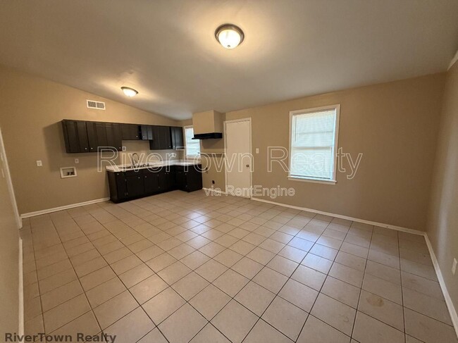 Building Photo - 4825 Bridgedale Ave