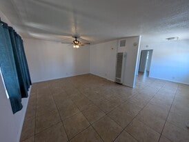 Building Photo - 1714 Cherry Ave