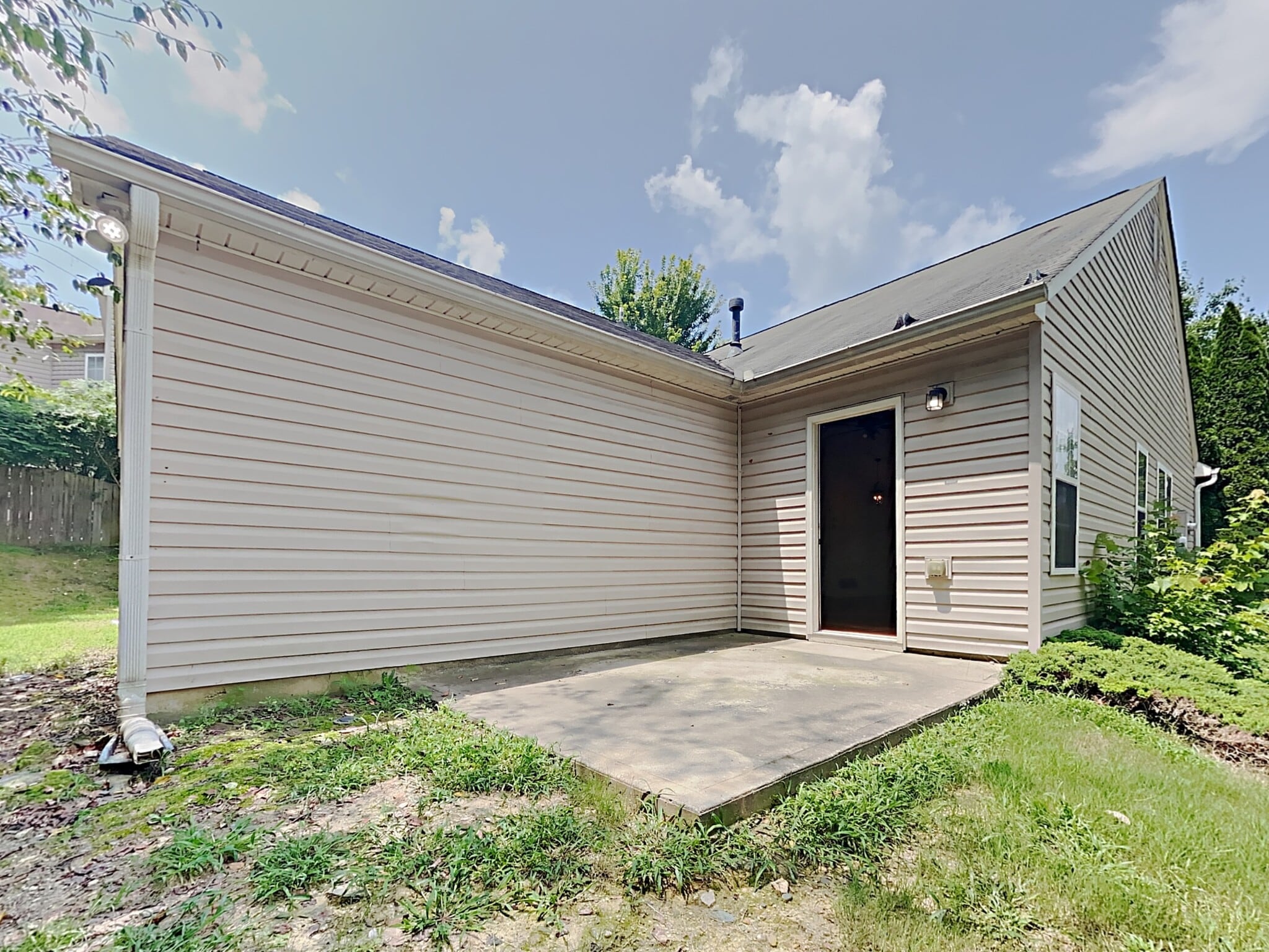 Building Photo - 406 Redwood Trail