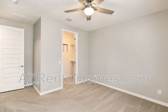 Building Photo - 9742 Thatcher Ave