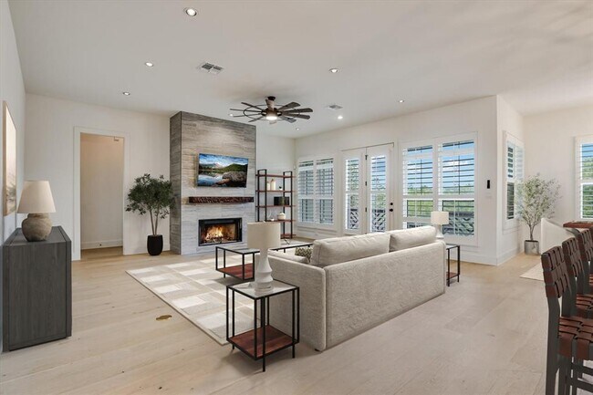 Building Photo - 935 Wesley Ridge Dr
