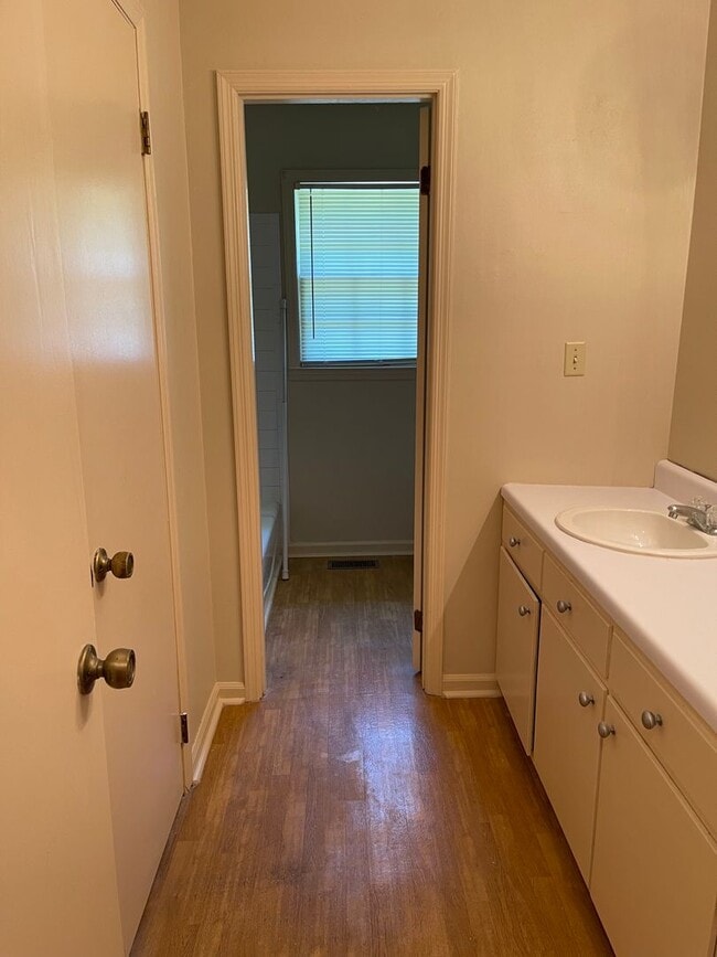 Building Photo - 2 Bedroom House in Talladega