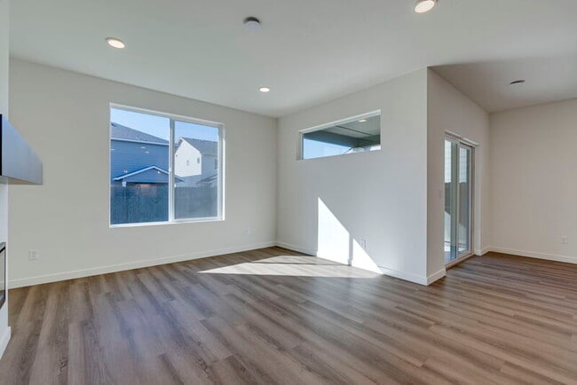 Building Photo - 1843 NW 18th Way