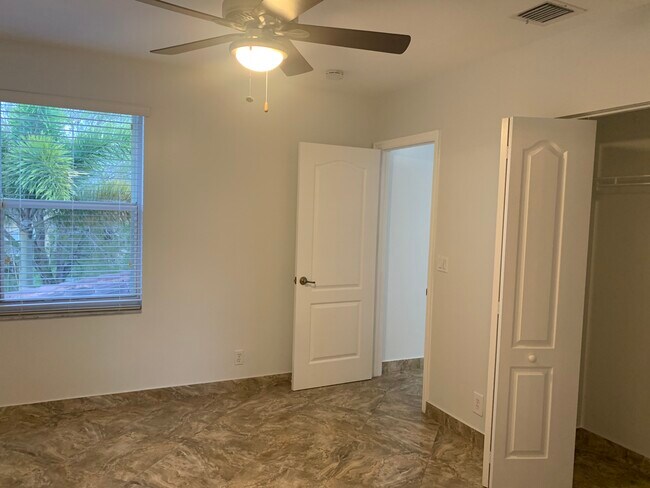 Building Photo - 1530 SW 193rd Terrace