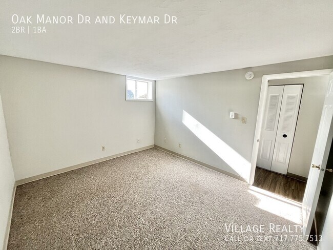 Building Photo - 221 Oak Manor Dr