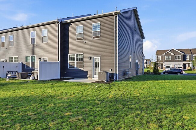 Building Photo - 222 Hermosa Dr