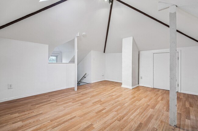 Building Photo - 1154 Anderson Ave