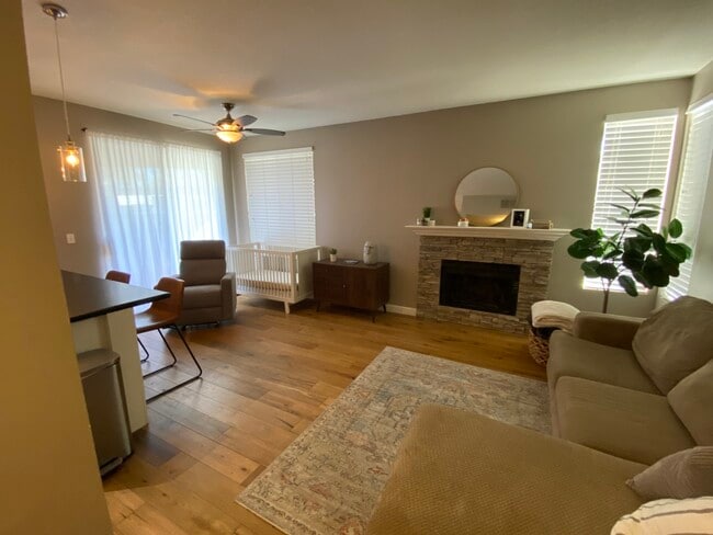 Building Photo - 2384 Pleasant Way