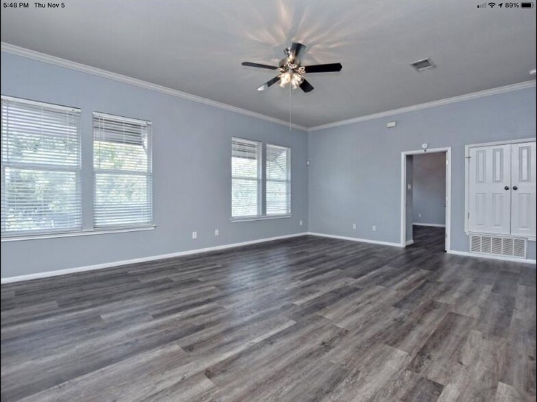1/2 shot of Living/Great Room - 3500B Duval Street