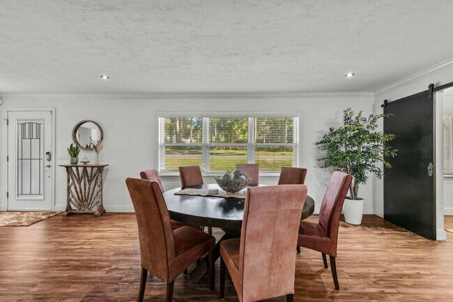 Building Photo - 2821 NW 4th Ln