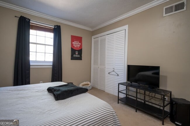 Building Photo - 935 Baxter St