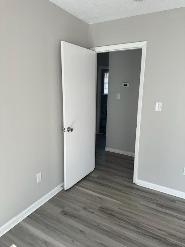 Building Photo - 208 Cloverleaf Dr