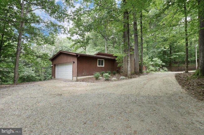 Building Photo - 11800 Wolf Run Ln