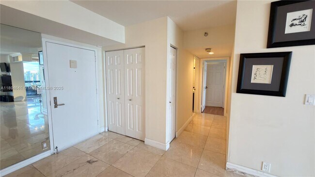 Building Photo - 3530 Mystic Pointe Dr