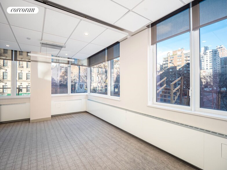 Building Photo - 402 E 67th St