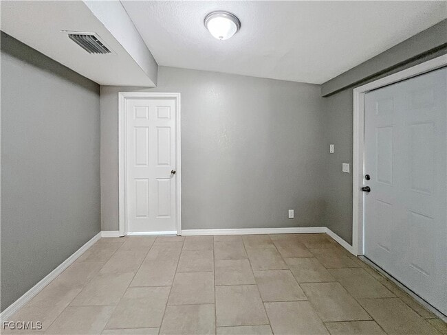 Building Photo - 15206 Stringfellow Rd