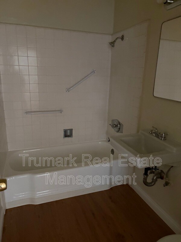 Building Photo - 3830 Orangedale Ave