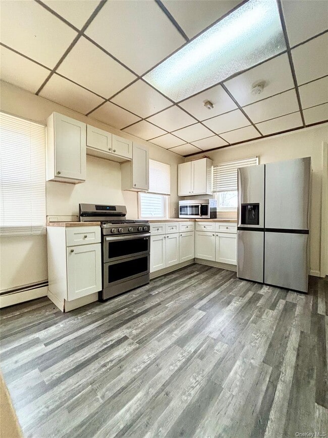 Building Photo - 135 5th Ave