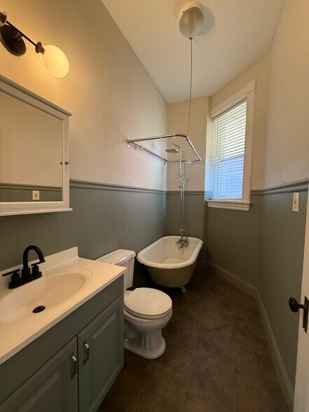 Bathroom with Clawfoot Tub - 2707 Ann Ave