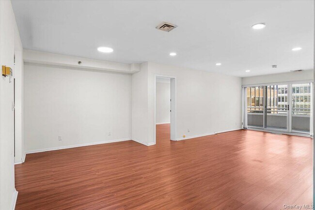 Building Photo - 100 Cutter Mill Rd