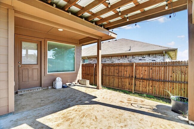 Building Photo - 8020 Crimea Ln