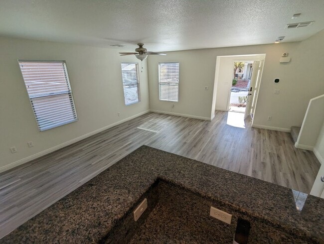 Building Photo - 10807 Mason Hill Ave