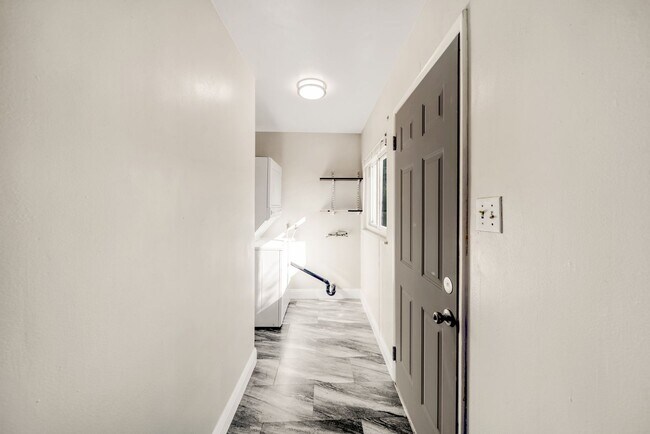 Building Photo - 9714 MacArthur Blvd