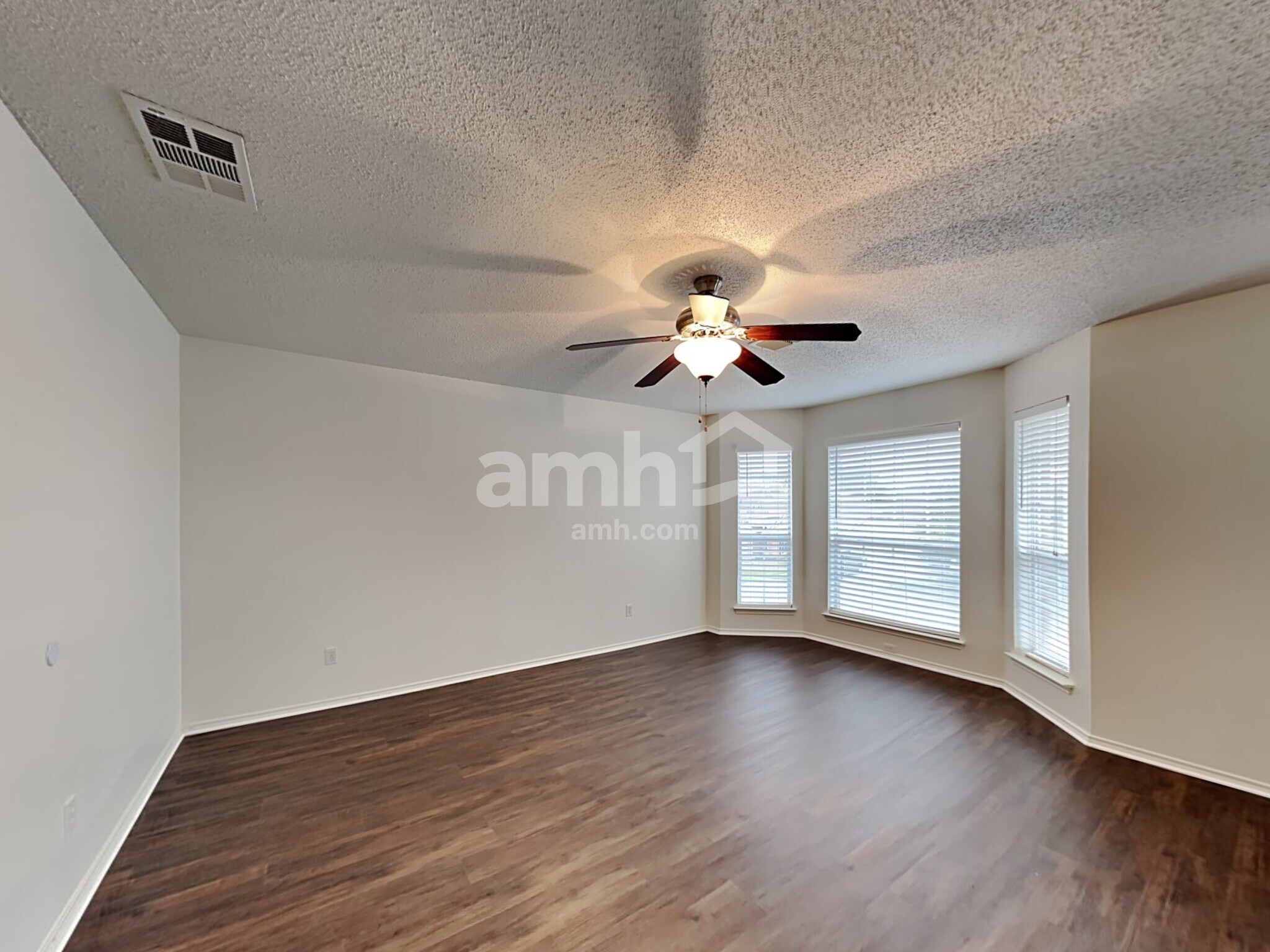 Building Photo - 8551 Western Meadows Dr