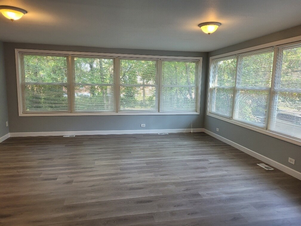 Building Photo - 1310 Sheridan Dr