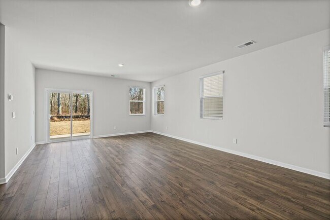 Building Photo - 4340 Oswin Dr