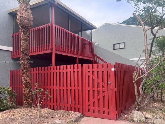 Primary Photo - 15 Crossings Cir