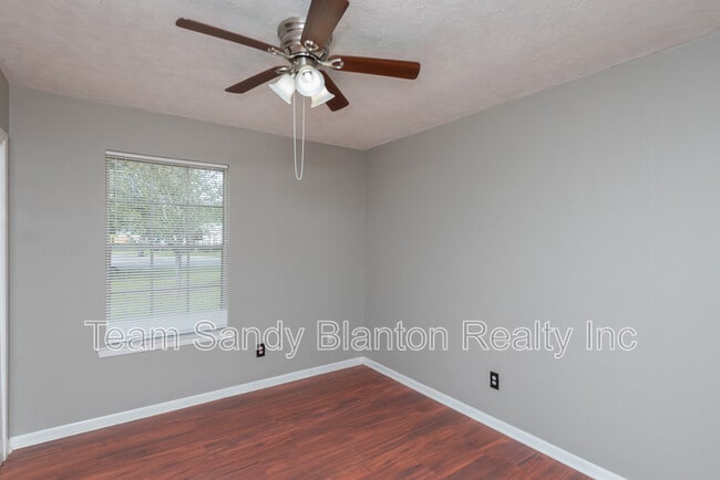 Building Photo - 525 Quigley Rd