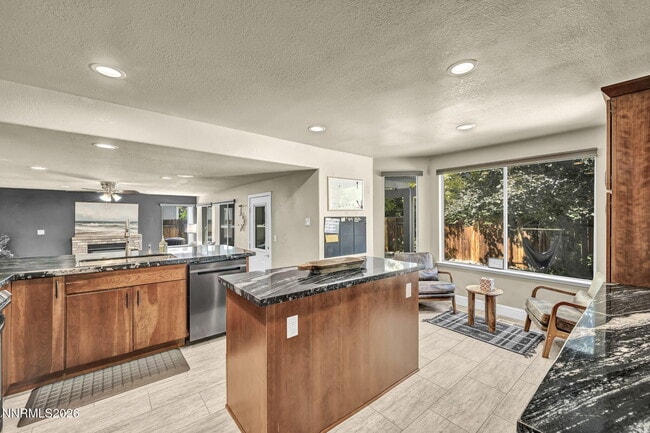 Building Photo - 5045 Pradera St
