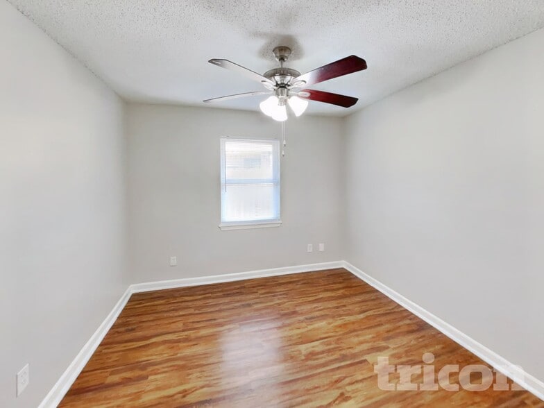 Building Photo - 623 Walston Ln