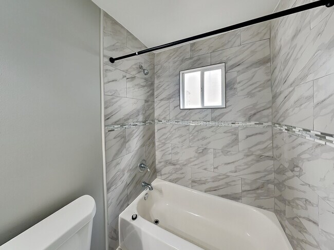 Building Photo - 1770 Springview Rd NW