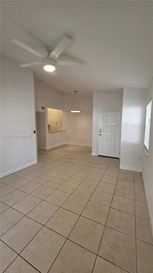 Building Photo - 2880 N Oakland Forest Dr