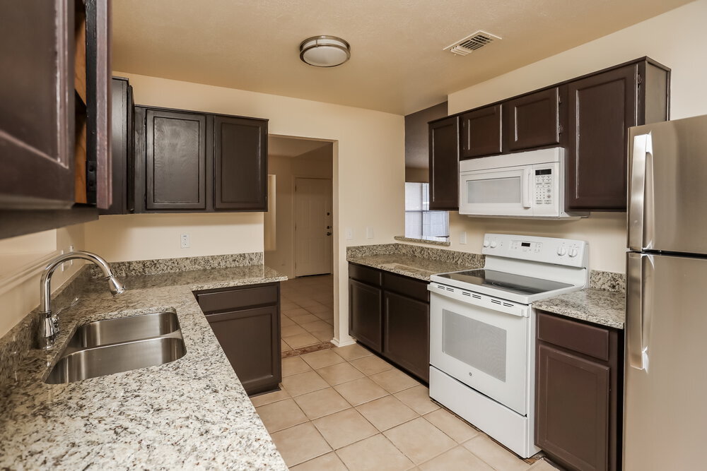 Building Photo - 916 Richards Dr